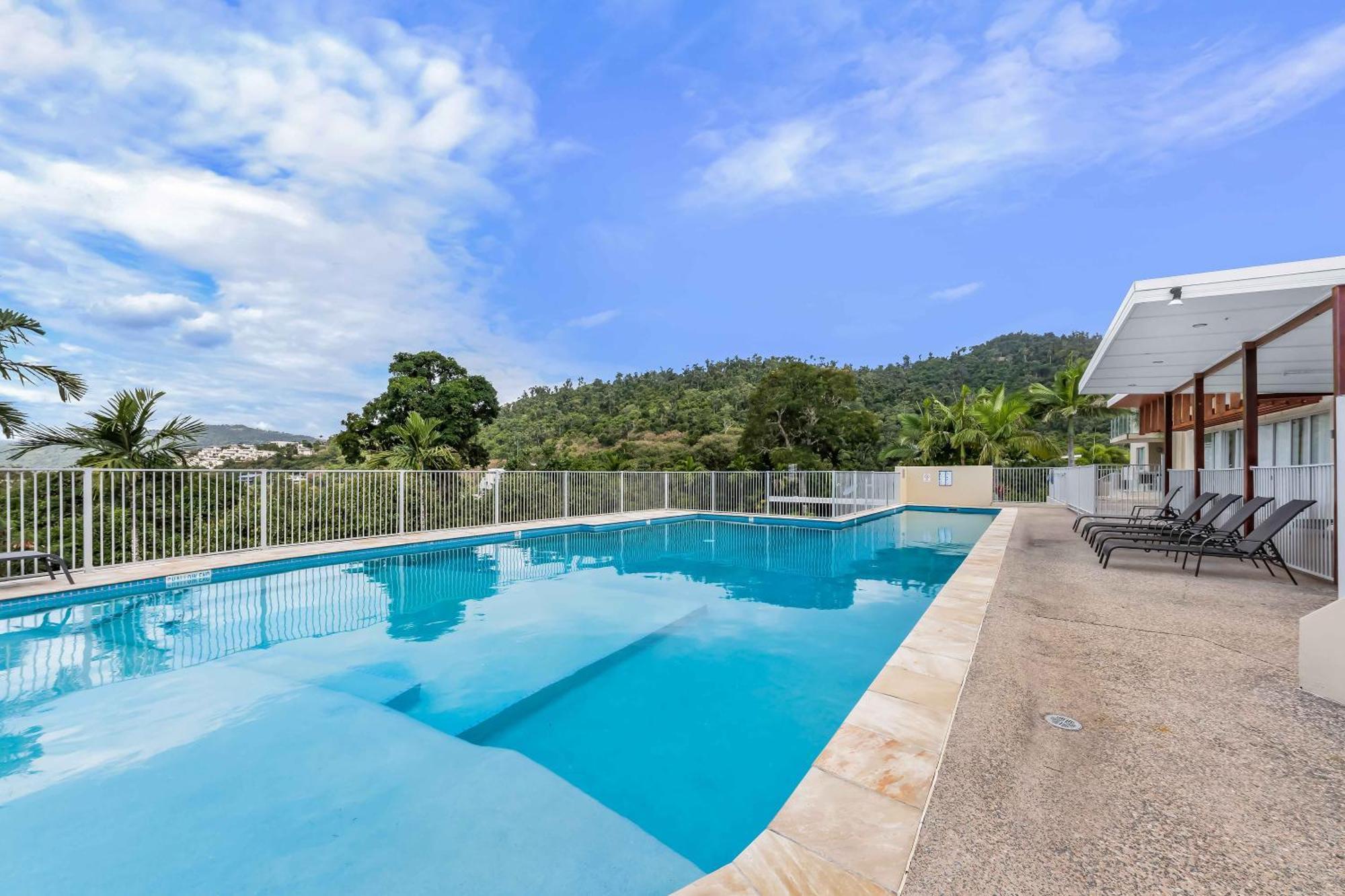 Airlie Summit Apartments Airlie Beach Kültér fotó